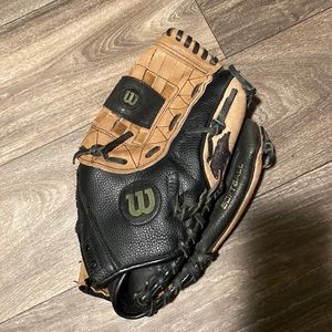 Softball glove Wilson leather